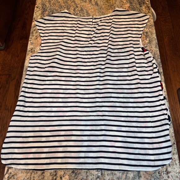 Talbots Petite Red and Black Leopard Print Top with different pattern on back - Picture 5 of 9